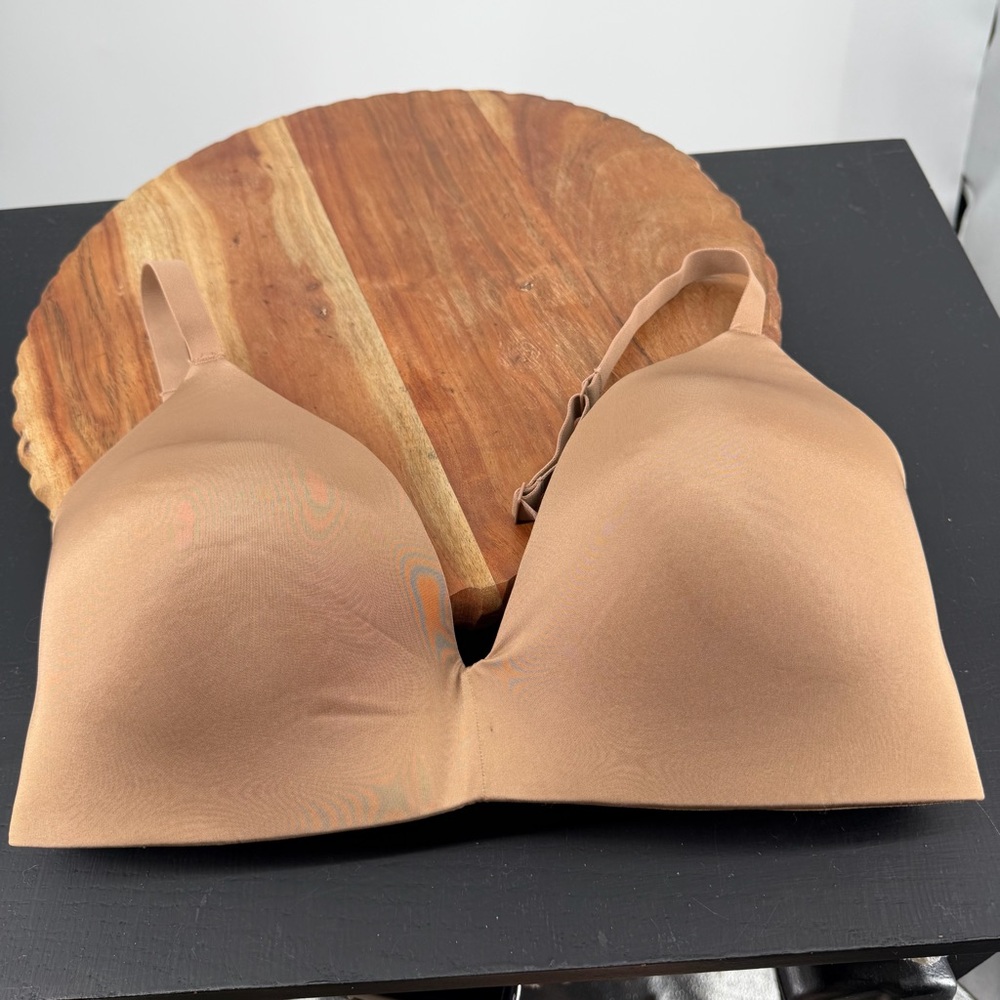 Skims bra Fits Everybody T-Shirt Bra buttery-soft‎ fabric and seamless 36DD